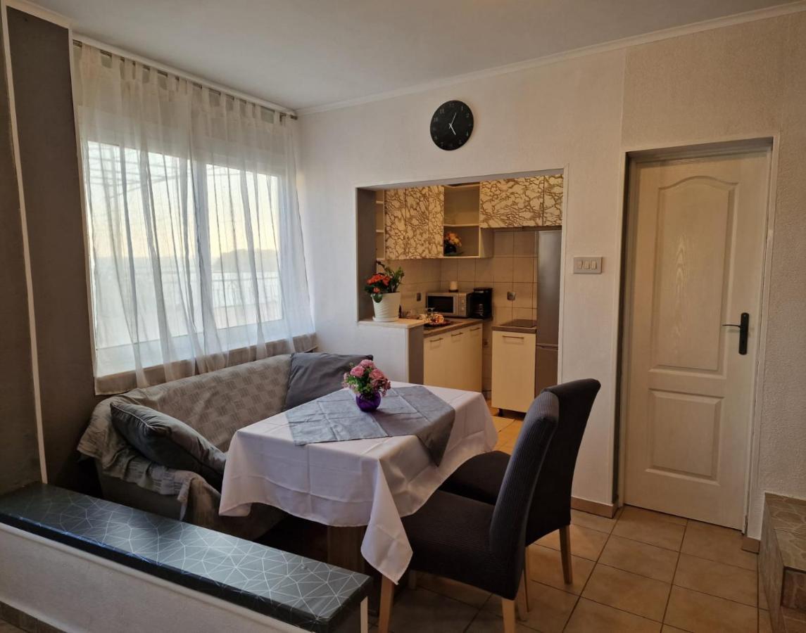 Apartment Ana Lozica With Terrace ดูบรอฟนิก ภายนอก รูปภาพ