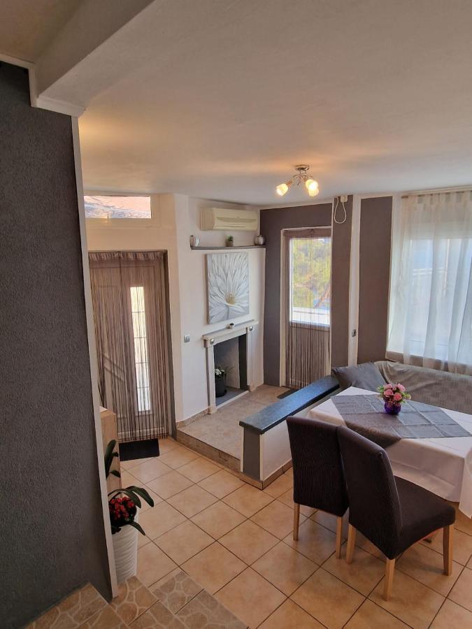 Apartment Ana Lozica With Terrace ดูบรอฟนิก ภายนอก รูปภาพ
