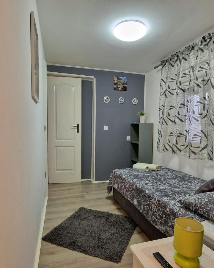 Apartment Ana Lozica With Terrace ดูบรอฟนิก ภายนอก รูปภาพ